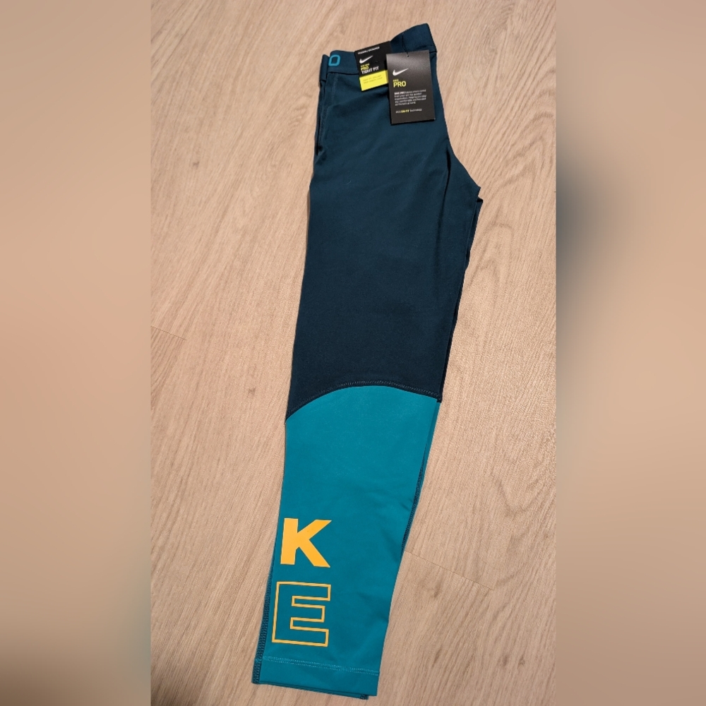 Brand New Nike Pro Tight Fit Cropped Length Leggings